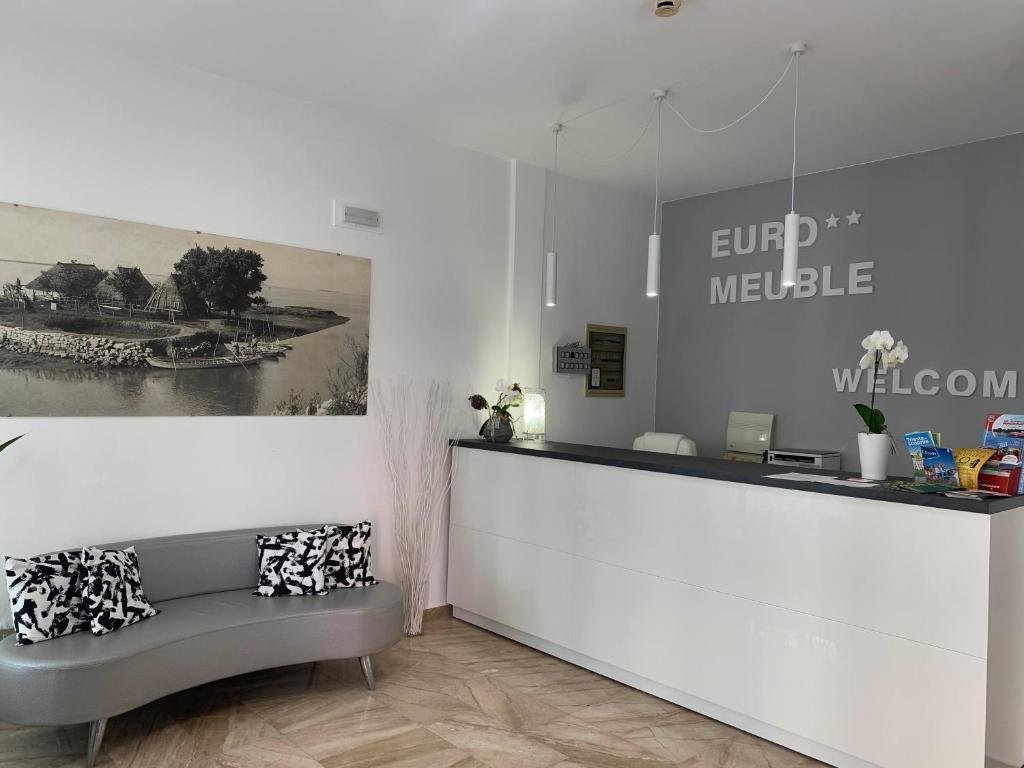 Euro Meublé