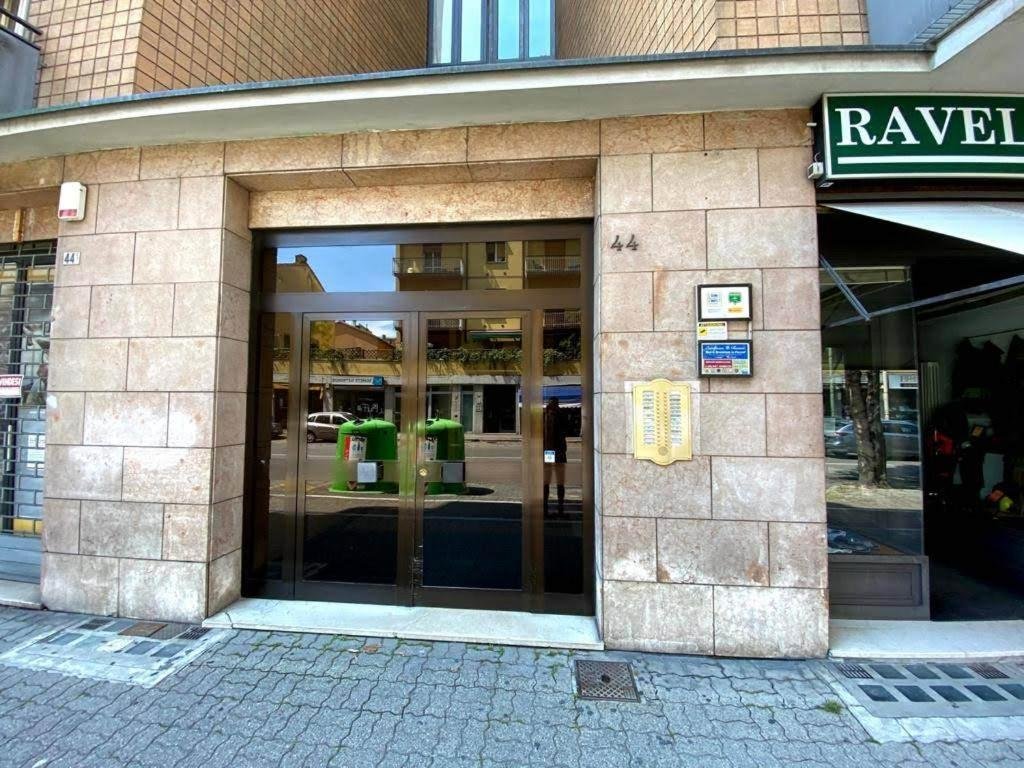 Europe Station Rooms