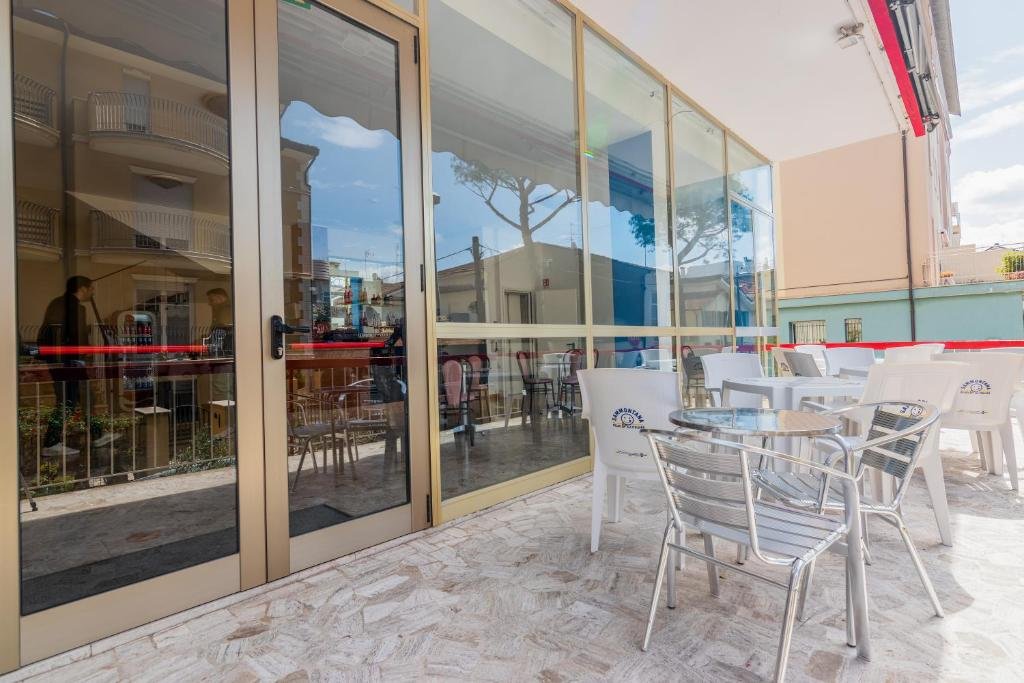 Hotel Serafini